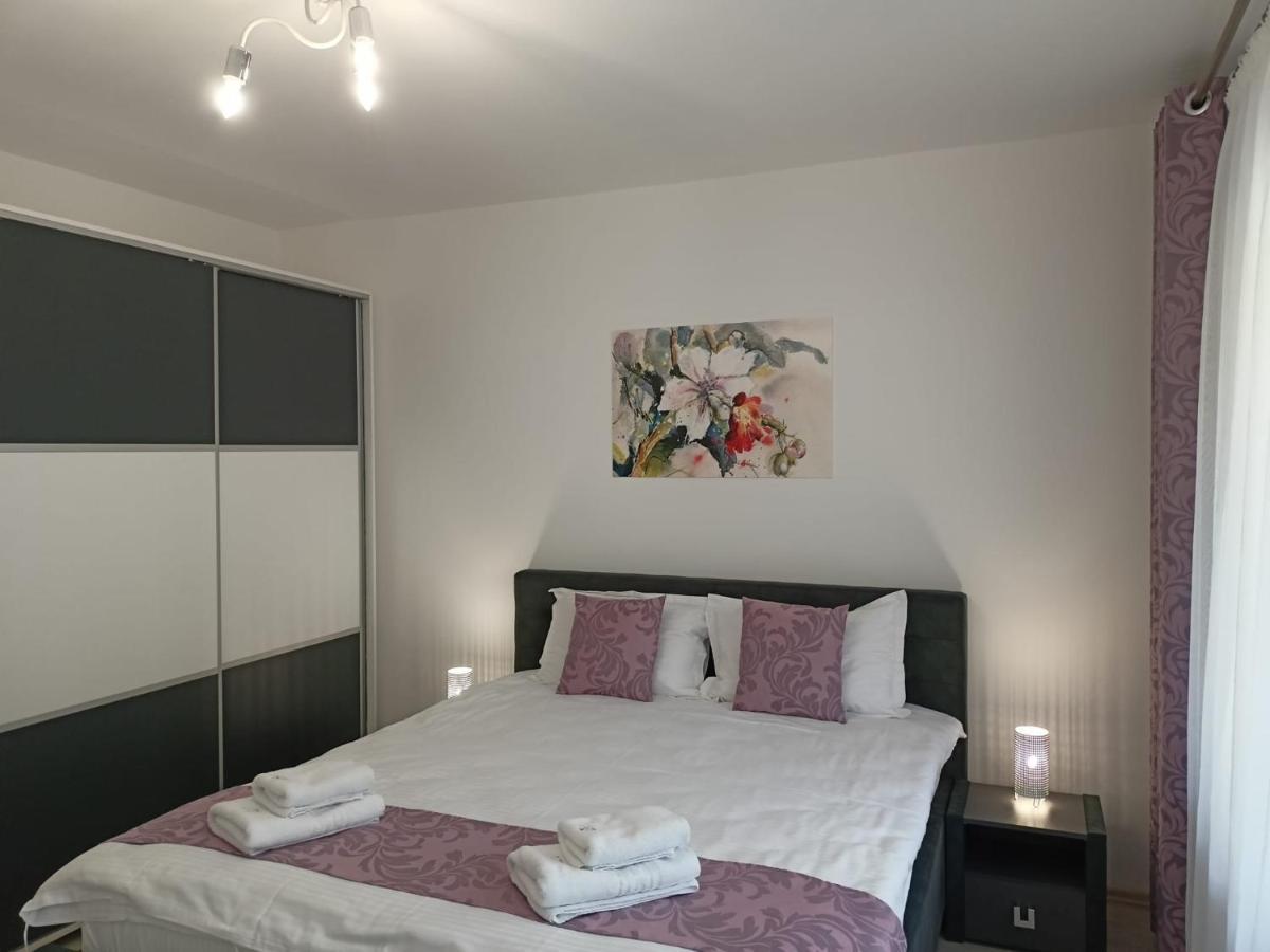 Apartament Eric, Буштени Экстерьер фото